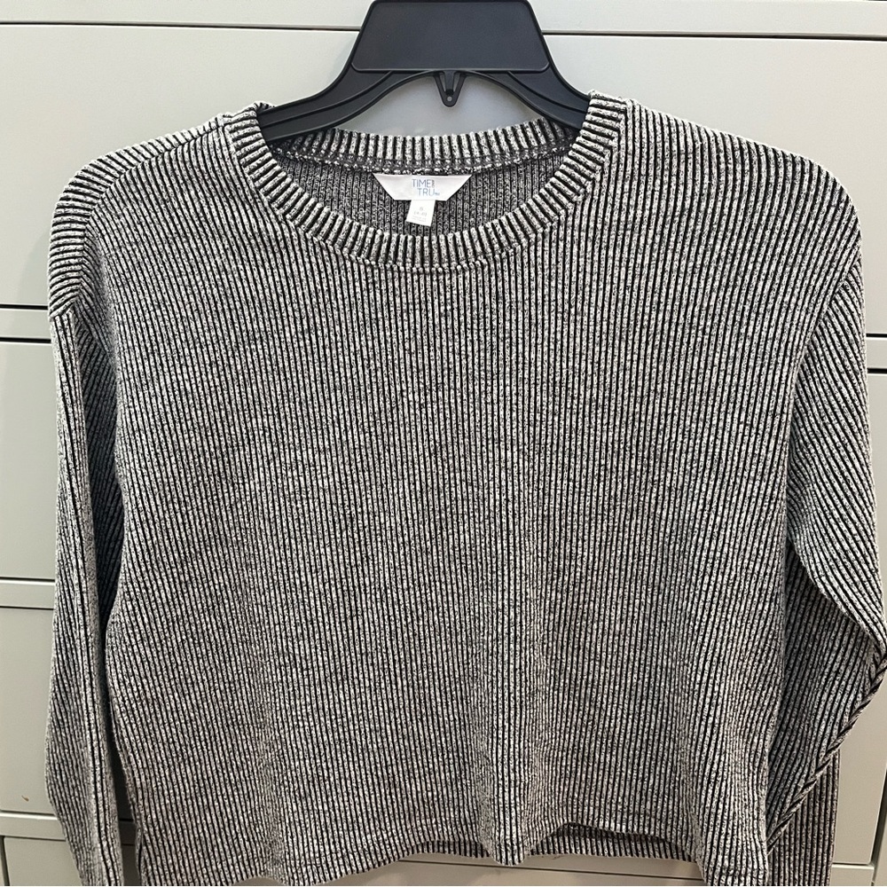 Time and Tru Light Sweater Top Striped